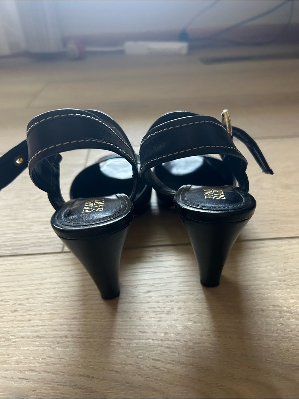 Franco Sarto L-Domare Black Leather Gold Accent S square Toe Heels 7.5 - Picture 5 of 8